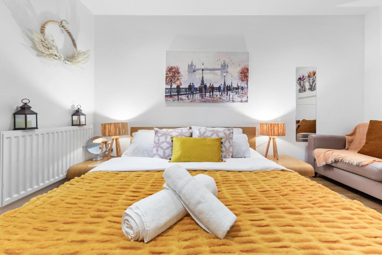 Lavish 3 Bedroom Flat In Mayfair London Hy4 מראה חיצוני תמונה